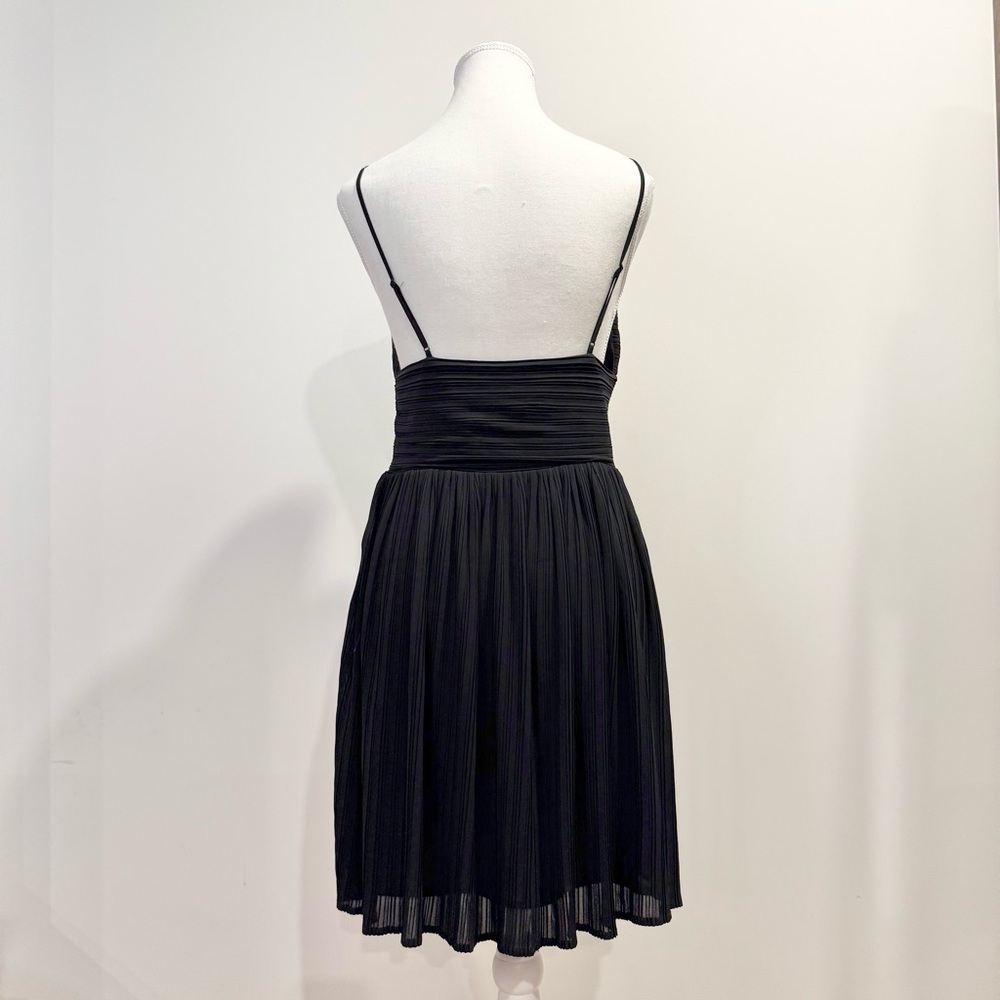 Dynamite | women's small v-neck pleated flowy Black Mini Dress twist front - Picture 4 of 6